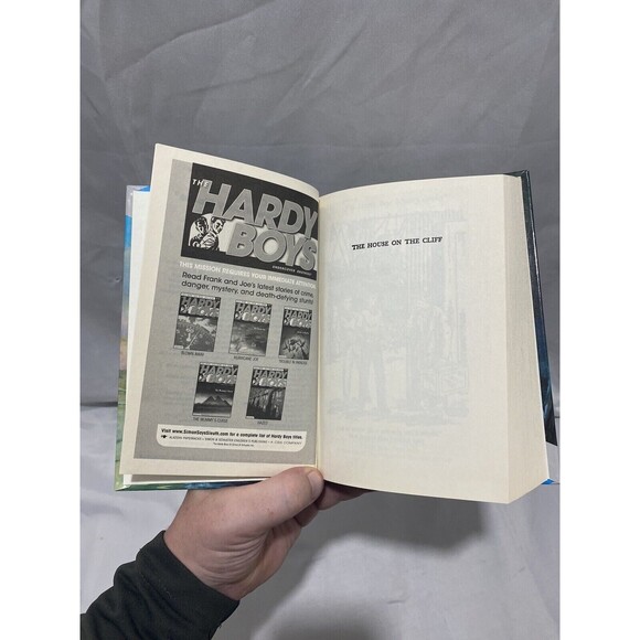 The Hardy Boys Volume 1 and 2 Back to Back 1987 Hardcover Double Book Edition - Picture 8 of 11